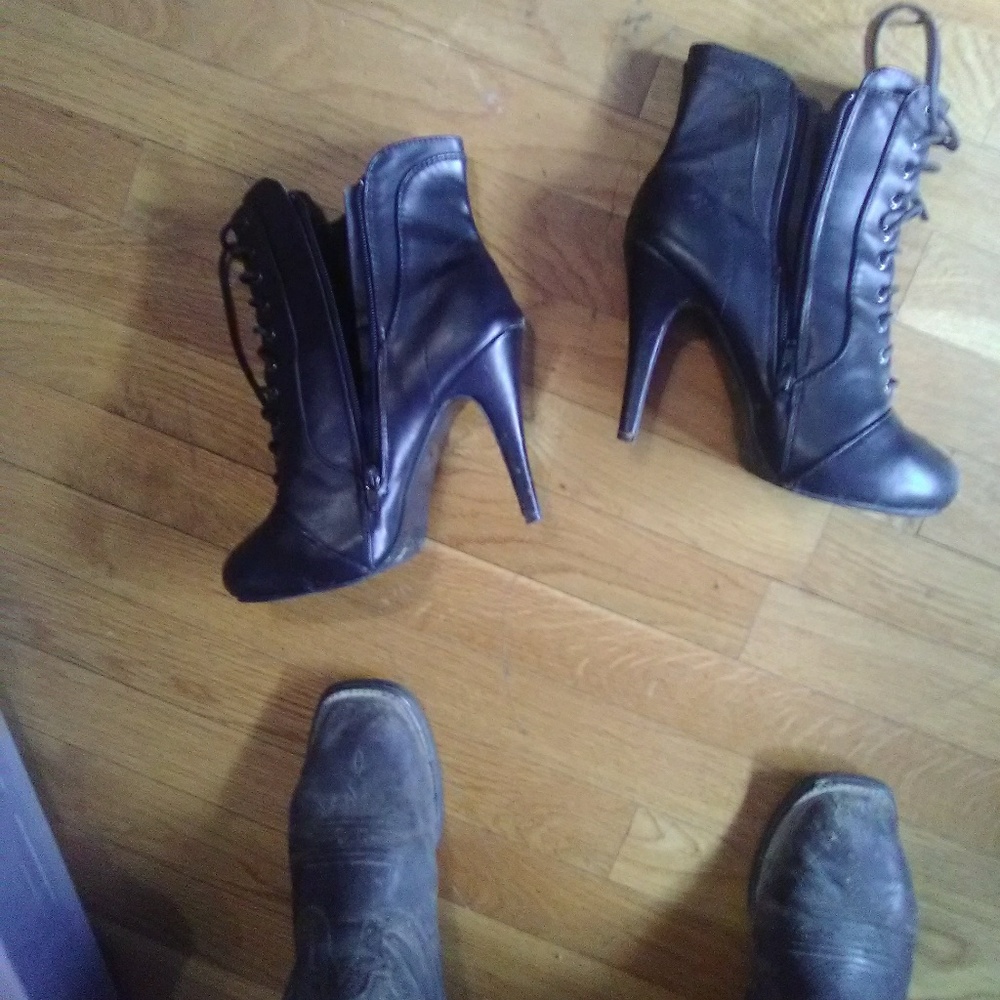 Shoes - Picture 6 of 6